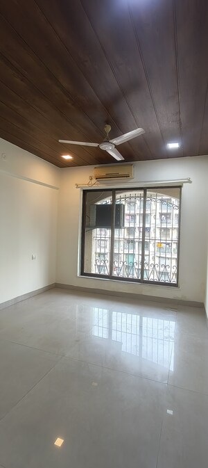 Room in 2 BHK Apartment at Tharwani Rosewood Heights, Kharghar Sector 10 – for Rent