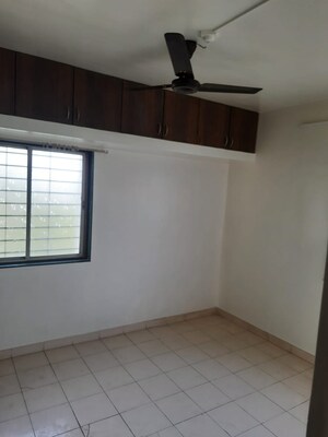 Room in 2 BHK Apartment at Mahatma Society – for Rent