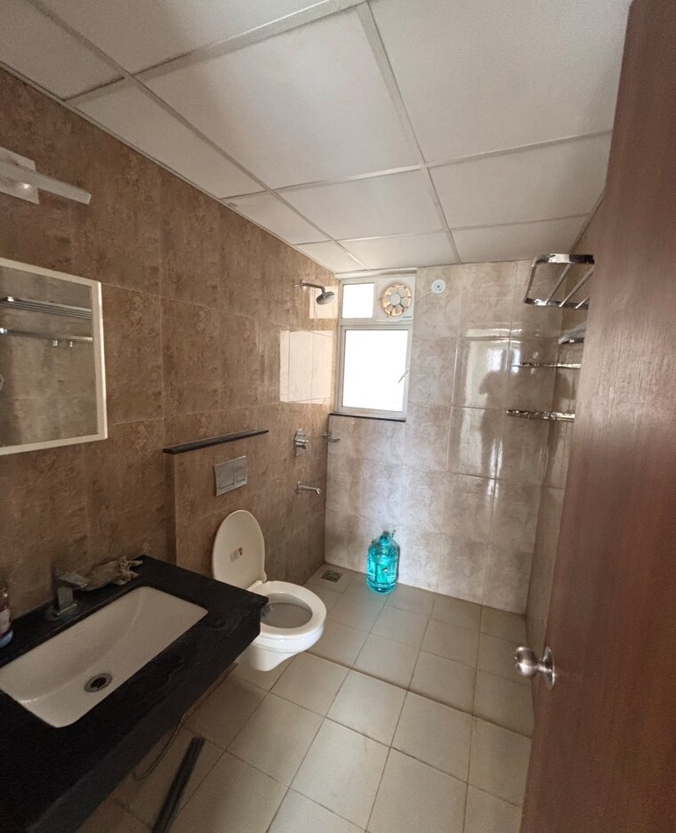 Bathroom, shapoorji-pallonji-joyville-gurgaon 3 Bedroom 1852 Sq.Ft. Apartment In Sector 102 Gurgaon 10646559