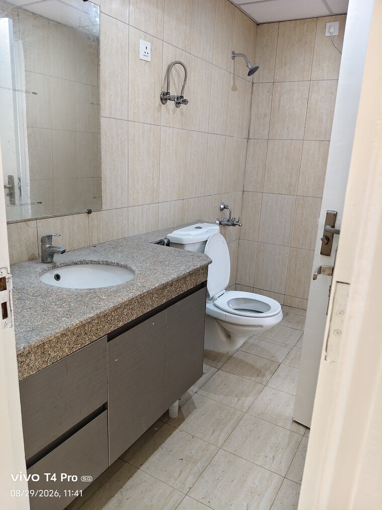 Bathroom, lotus-panache 4 Bedroom 2538 Sq.Ft. Apartment In Sector 110 Noida 10646605