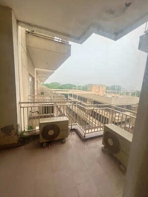 Parking in Studio Apartment at Silverglades Merchant Plaza, Sector 88 – for Rent