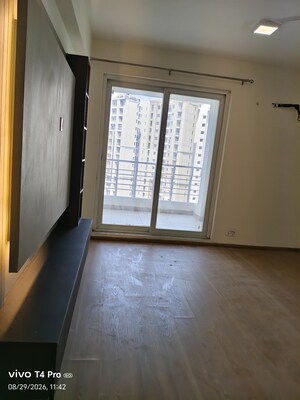 Room in 4 BHK Apartment at Lotus Panache, Sector 110 – for Rent