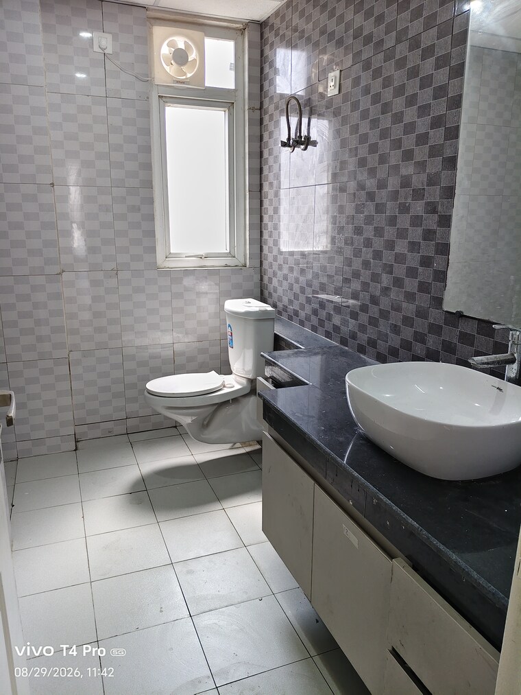 Bathroom, lotus-panache 4 Bedroom 2538 Sq.Ft. Apartment In Sector 110 Noida 10646605