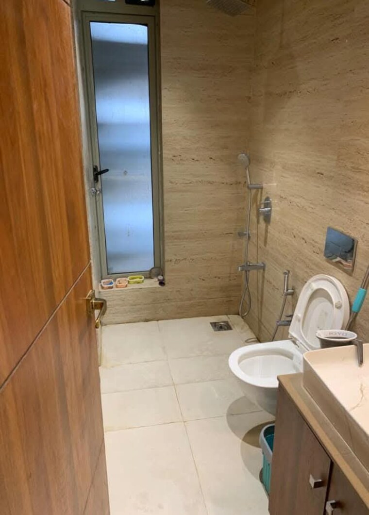 Bathroom, transcon-triumph-tower 2 Bedroom 501 Sq.Ft. Apartment In Andheri West Mumbai 10646617