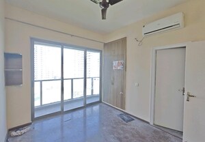 Room in 3 BHK Apartment at Paras Dews, Sector 106 – for Rent