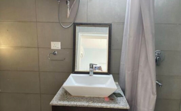 Bathroom, paras-dews 3 Bedroom 1760 Sq.Ft. Apartment In Sector 106 Gurgaon 10646612