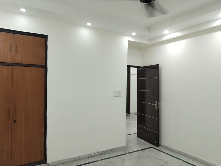 Room, ashoka-enclave-3 3 Bedroom 1800 Sq.Ft. Builder Floor In Sector 35 Faridabad 10646624