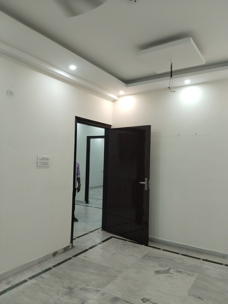 Room, ashoka-enclave-3 3 Bedroom 1800 Sq.Ft. Builder Floor In Sector 35 Faridabad 10646624