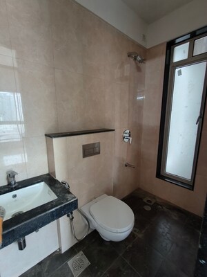 Bathroom in 1.5 BHK Apartment at Sheth Zuri, Laxmi Nagar – for Rent