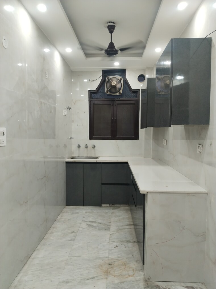 Kitchen, ashoka-enclave-3 3 Bedroom 1800 Sq.Ft. Builder Floor In Sector 35 Faridabad 10646624