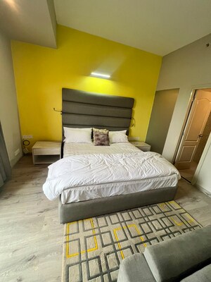 Bedroom in Studio Apartment at Silverglades Merchant Plaza, Sector 88 – for Rent