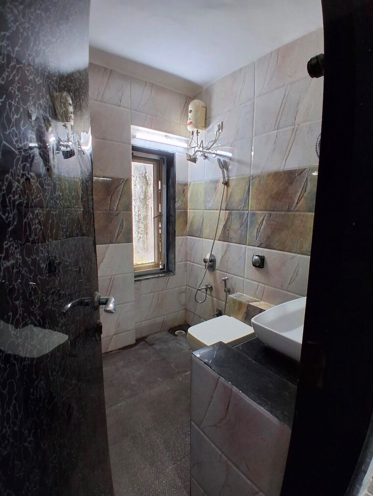 Bathroom, oshiwara-mhada 2 Bedroom 750 Sq.Ft. Apartment In Andheri West Mumbai 10646630