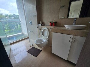 Bathroom in 3 BHK Apartment at Oberoi Exquisite Goregaon, Goregaon East – for Rent