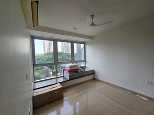 Room in 3 BHK Apartment at Oberoi Exquisite Goregaon, Goregaon East – for Rent