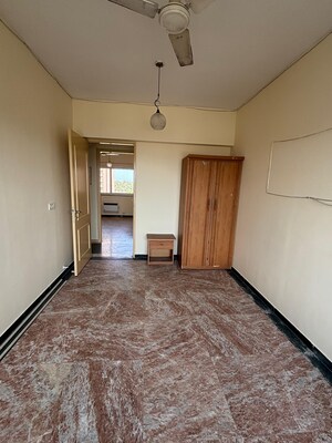 Room in 3 BHK Apartment at Hiranandani Gardens Eldora, Powai – for Sale
