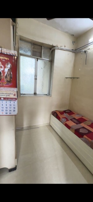 Furnished Amenities in 1.5 BHK Apartment at Kailash Park Darshan CHS, Ghatkopar West – for Rent