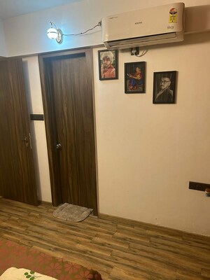 Room in 3 BHK Apartment at Unique group Zest County, Lohgaon – for Rent