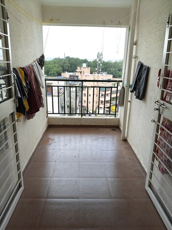 2 BHK Flat for Rent in Kharalwadi, Pune