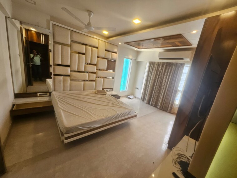 Room, khar west 3 Bedroom 840 Sq.Ft. Apartment In Khar West Mumbai 10651553