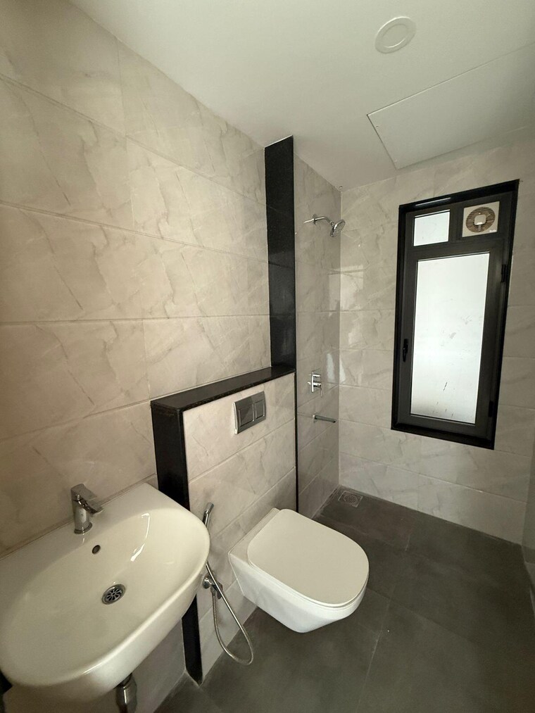 Bathroom, lodha-vista 2 Bedroom 646 Sq.Ft. Apartment In Lower Parel Mumbai 10651558