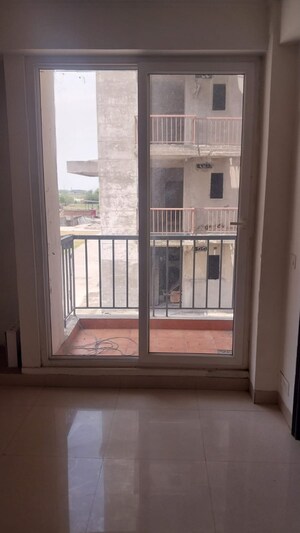 Room in 3 BHK Apartment at Value Meadows Vista, Raj Nagar Extension – for Sale