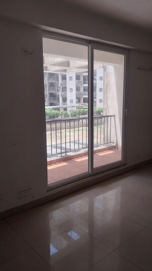 Room in 3 BHK Apartment at Value Meadows Vista, Raj Nagar Extension – for Sale