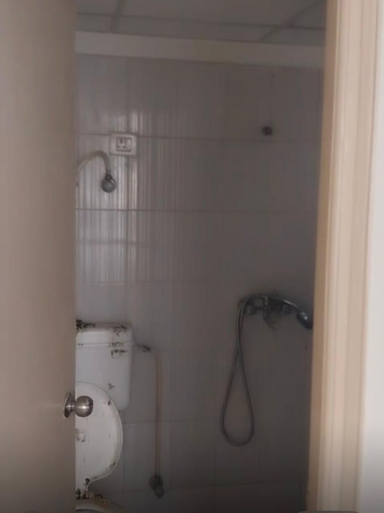 Bathroom, value-meadows-vista 3 Bedroom 1650 Sq.Ft. Apartment In Raj Nagar Extension Ghaziabad 10651580