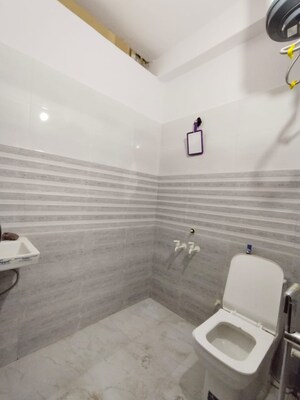 Bathroom in 1 BHK Builder Floor at Neb Sarai – for Rent