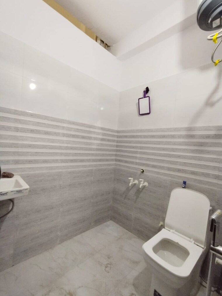 Bathroom, neb sarai 1 Bedroom 530 Sq.Ft. Builder Floor In Neb Sarai Delhi 10651591