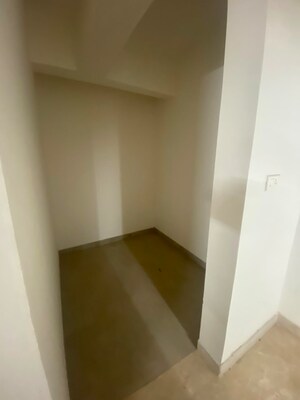 Room in 5 BHK Apartment at RRBC Parasmani Regency, Jayanagar – for Sale