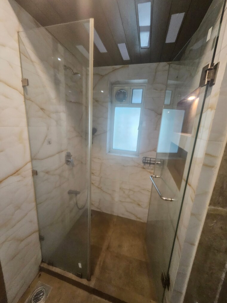 Bathroom, khar west 3 Bedroom 840 Sq.Ft. Apartment In Khar West Mumbai 10651660