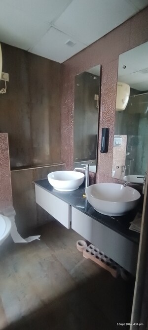Attached Bathroom in 4 BHK Apartment at Eros Kenwood Tower, Sector 39 – for Sale