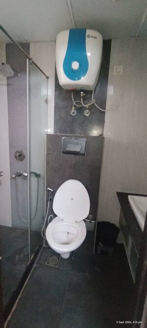 Bathroom in 4 BHK Apartment at Eros Kenwood Tower, Sector 39 – for Sale