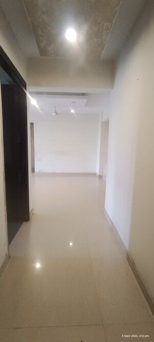 Room in 4 BHK Apartment at Eros Kenwood Tower, Sector 39 – for Sale