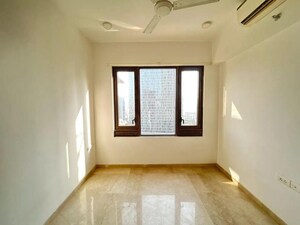 Room in 2 BHK Apartment at Lodha The Park, Worli – for Sale