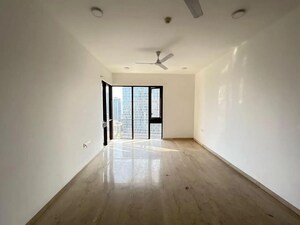 Room in 2 BHK Apartment at Lodha The Park, Worli – for Sale