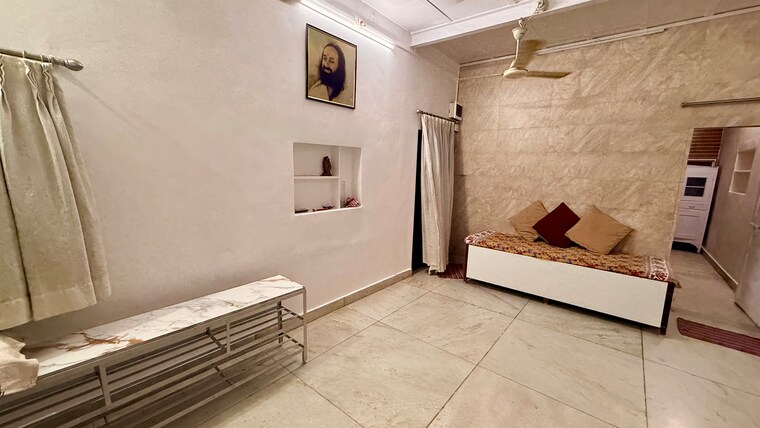 Room, nirlon-knowledge-park 2.5 Bedroom 750 Sq.Ft. Independent House In Goregaon East Mumbai 10651617