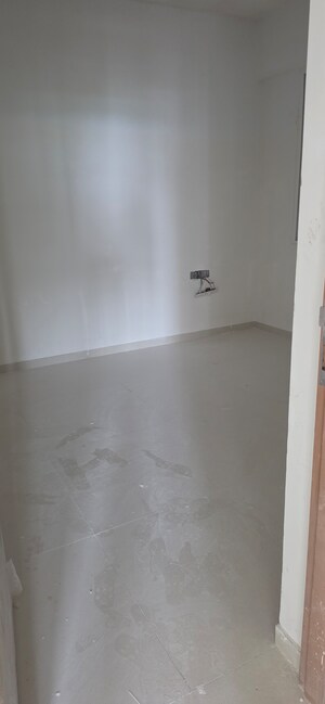 Room in 3 BHK Apartment at Kalpataru Avante, Sanath Nagar – for Sale