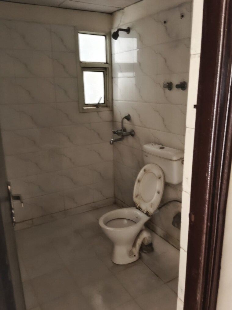 Bathroom, panchsheel-greens 2 Bedroom 975 Sq.Ft. Apartment In Sector 16 Greater Noida Greater Noida 10651744