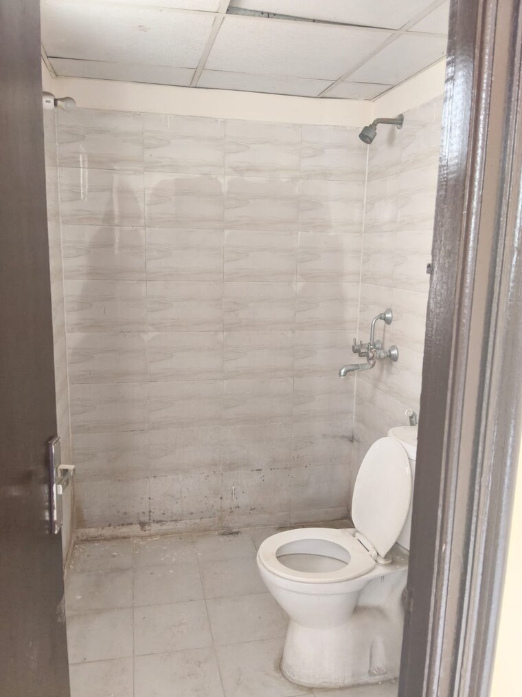 Bathroom, panchsheel-greens 2 Bedroom 975 Sq.Ft. Apartment In Sector 16 Greater Noida Greater Noida 10651744