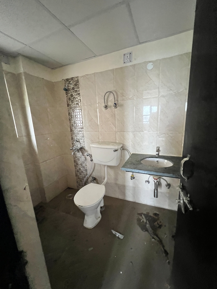 Bathroom, ansal-crown-heights 2 Bedroom 1150 Sq.Ft. Apartment In Sector 80 Faridabad 10651727