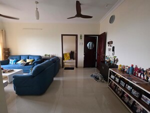 Parking in 3 BHK Apartment at Raheja Interface Heights, Malad West – for Rent