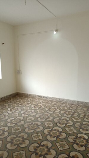 Room in 1 BHK Apartment at Sasane Nagar – for Sale