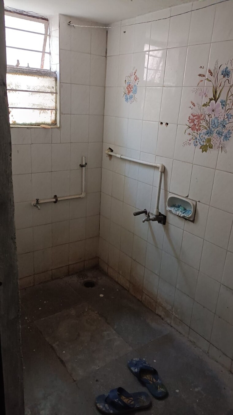 Bathroom, sasane nagar 1 Bedroom 575 Sq.Ft. Apartment In Sasane Nagar Pune 10651780