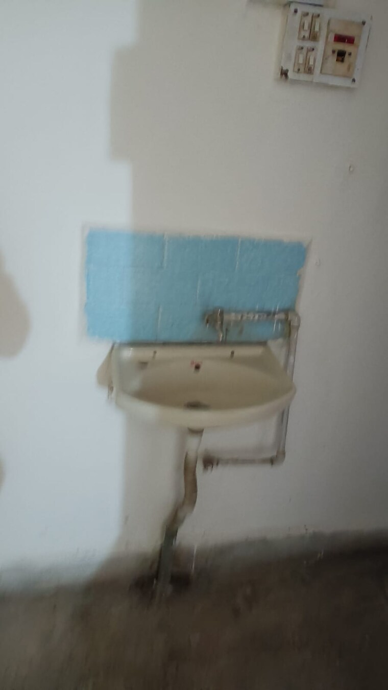 Bathroom, sasane nagar 1 Bedroom 575 Sq.Ft. Apartment In Sasane Nagar Pune 10651780