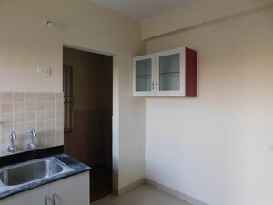 Room in 2.5 BHK Apartment at Aditya Silicon Heights, Gachibowli – for Rent