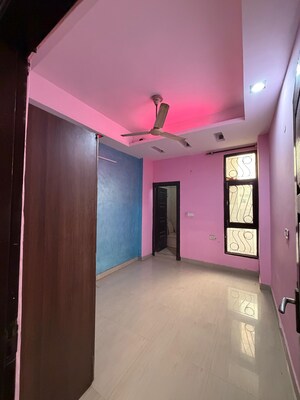 Room in 2 BHK Builder Floor at Shakti Khand Iii – for Rent
