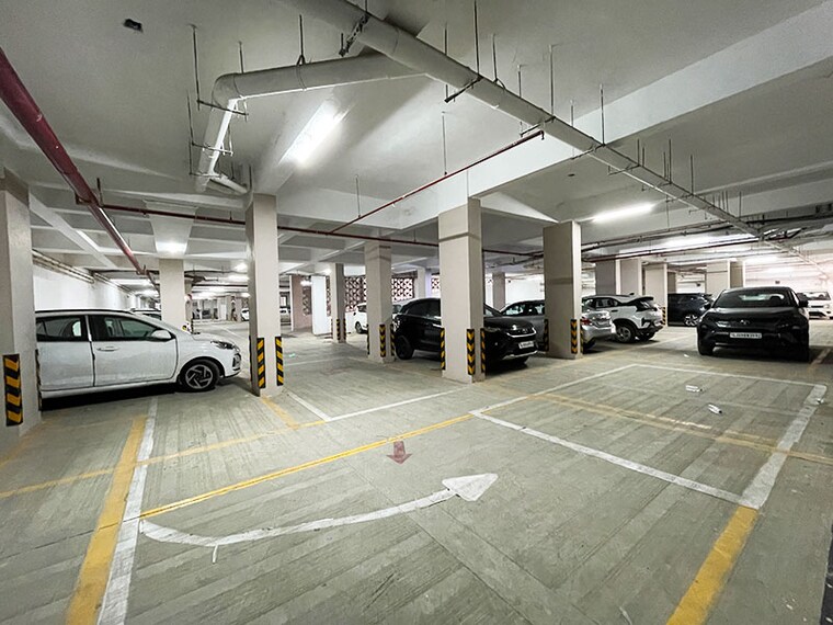  Parking, hanspura 3 Bedroom 162 Sq.Yd. Apartment In Hanspura Ahmedabad 10651823