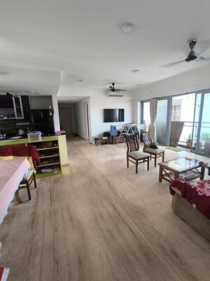Parking in 3 BHK Apartment at Imperial Heights Goregaon West, Goregaon West – for Rent