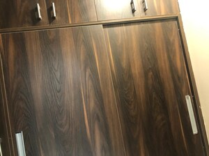 Furnished Amenities in 5 BHK Apartment at Vasant Vihar – for Rent
